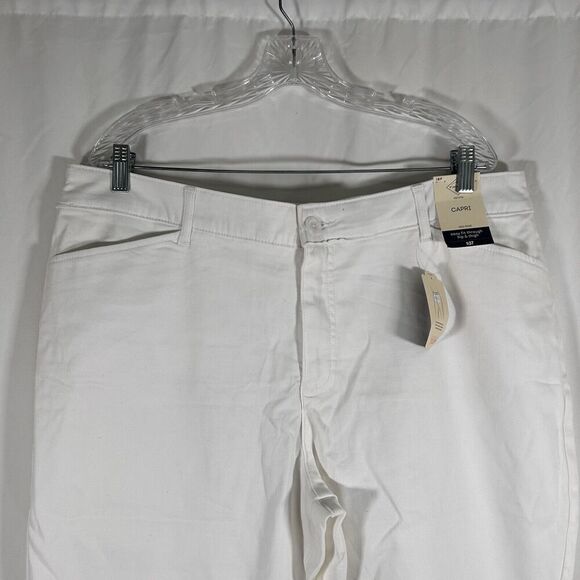 New St John's Bay Capri Womens 18P Petite White Mid Rise Button Zip Cotton Blend - Picture 2 of 9